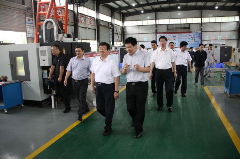 中央統(tǒng)戰(zhàn)部副部長(zhǎng)、國(guó)家民委主任、黨組書記巴特爾、省委常委、統(tǒng)戰(zhàn)部部長(zhǎng)崔保華，州委書記林書成，州委副書記、州長(zhǎng)羅涼清、中央統(tǒng)戰(zhàn)部七局局長(zhǎng)沈陽(yáng)，國(guó)家民委辦公廳主任張京澤、研究室主任石玉鋼，省委統(tǒng)戰(zhàn)部副部長(zhǎng)、省民宗委主任姚斌參加調(diào)研 (3).JPG