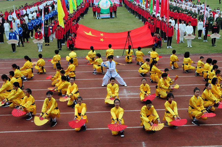 德外舉行第十六屆體育文化藝術(shù)節(jié)暨第十九屆秋季運(yùn)動會_副本.jpg