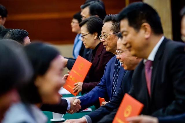 黃炎培職業(yè)教育獎揭曉，向獲獎?wù)咦ＹR！