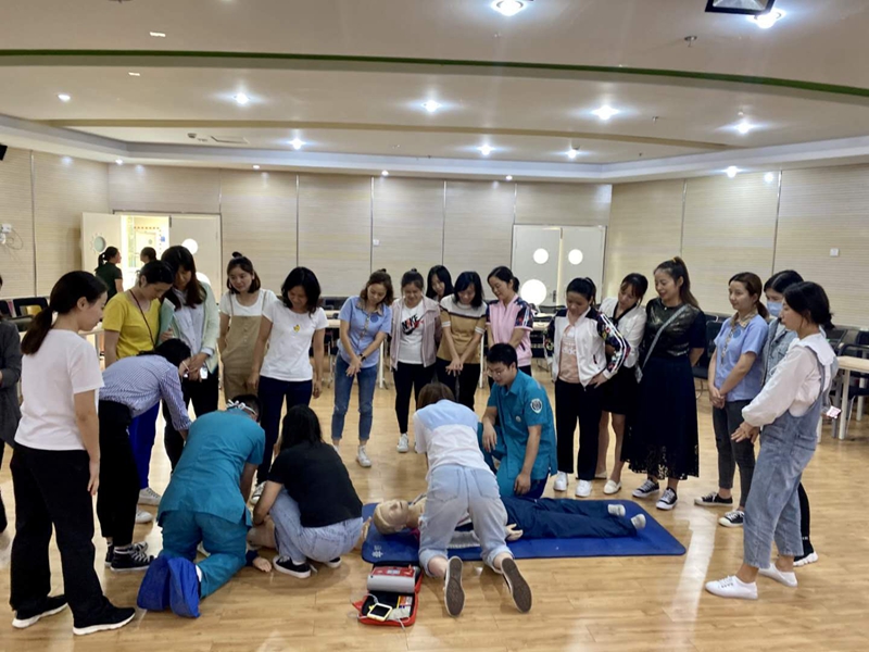 1601340995328730.jpg 德外幼兒園開展疫情防控常態(tài)化專題培訓暨幼兒急救培訓.jpg