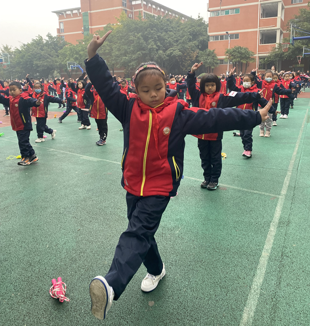 1637809418618277.png 德外小學創(chuàng)新體育大課間活動.png