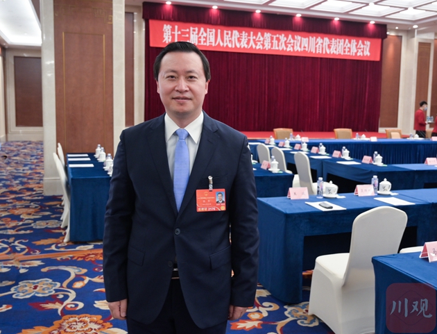 全國人大代表、廣安市委書記張彤  歐陽杰攝_副本.jpg