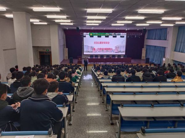 1677812702685918.jpg 培養(yǎng)班主任的“第三只眼睛”.jpg