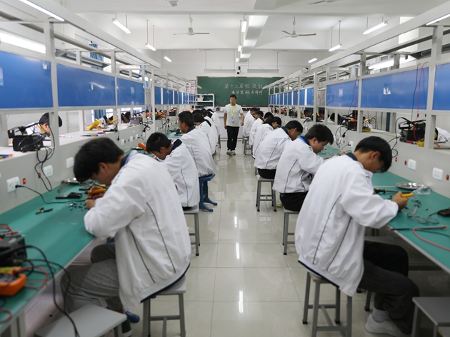 1716542360204247.jpg 會(huì)理現(xiàn)代職校舉辦第十三屆學(xué)生職業(yè)技能大賽5.JPG