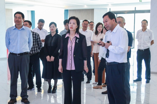 1718762699608346.jpg 調(diào)研中國(guó)西部(廣元)鋁錠貿(mào)易中心.jpg